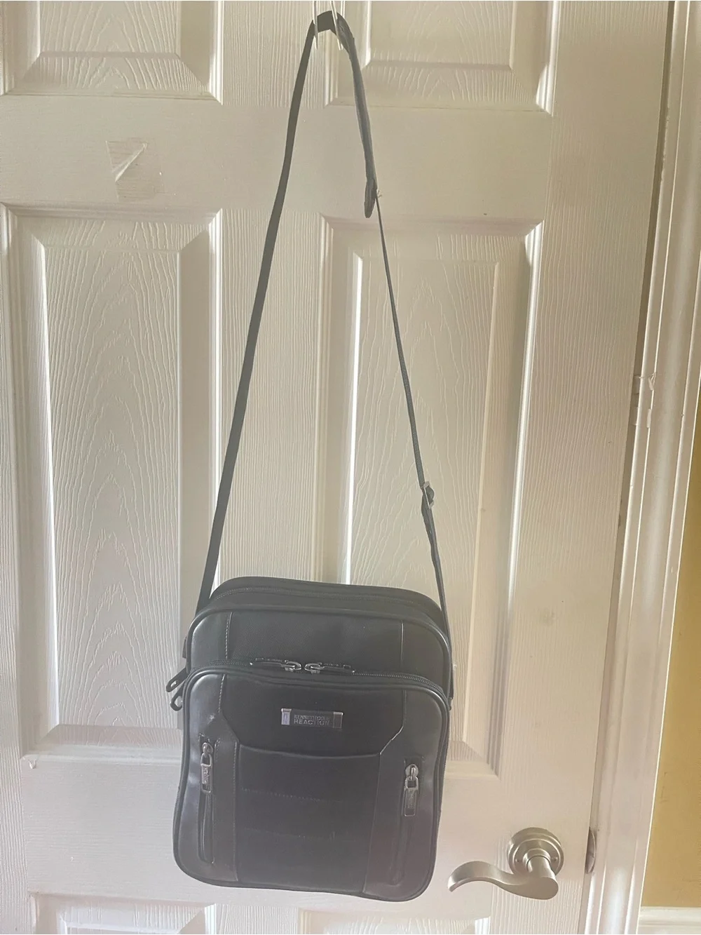 Kenneth Cole Reaction Black Leather Messenger Crossbody